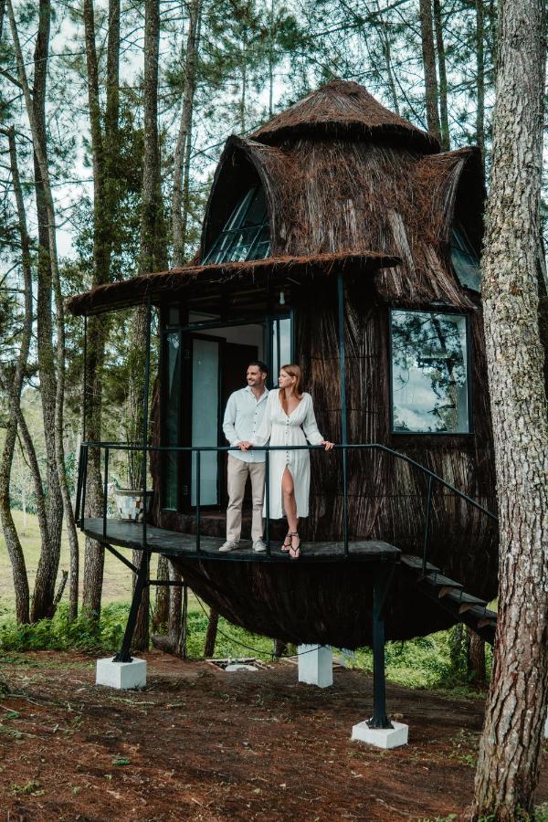 Toba Caldera Resort Parapat Ngoại thất bức ảnh