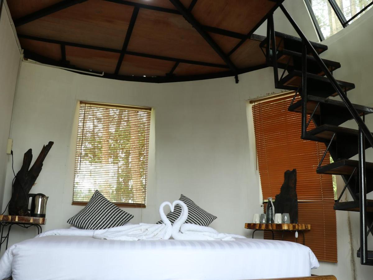 Toba Caldera Resort Parapat Ngoại thất bức ảnh